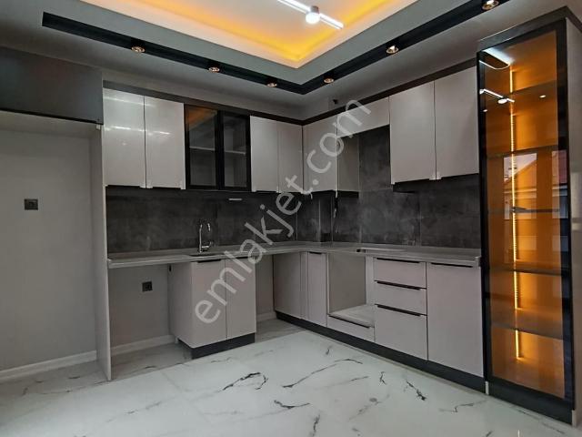 Çamlıca Da Ebeveyn Banyolu Giyinme Odalı Ultralüks 3+1