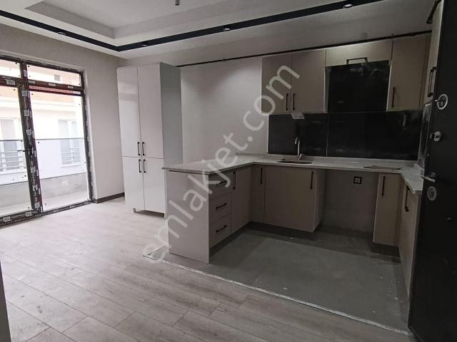 Çamlıca Mahallesinde Sıfır 1+1 Daire