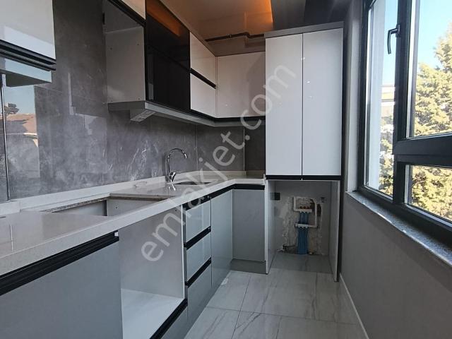 Çamlıca Mahallesinde Satılık 1+1 Daire
