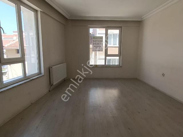 Çamlıca Mahallesinde Satılık 2+1 Daire