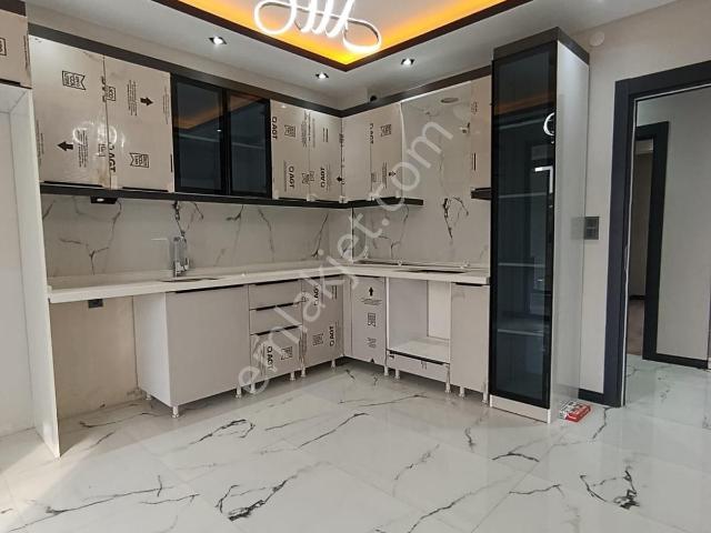 Çamlıca Mahallesinde 3+1 Satılık Daire