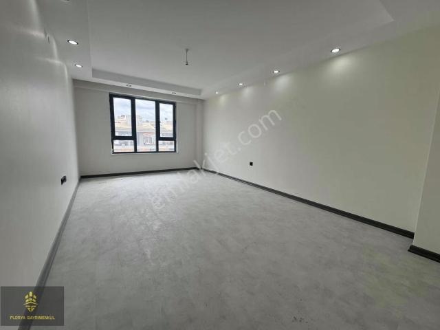 Çamlıca Mh. Ebeveyn Banyolu Kombi Ankastre Cam Balkon