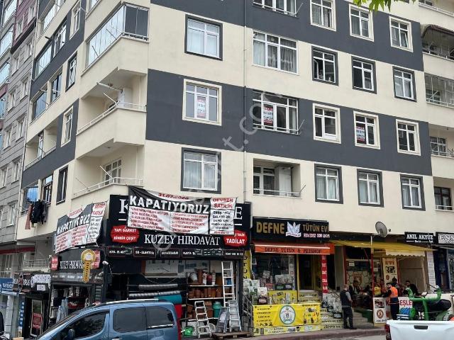 Çamlıcadan Şehir Merkezinde Cadde Üzerinde