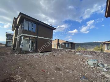 Çamlıdere' De Orman Manzaralı Site İçinde Satılık 2+1 Villa
