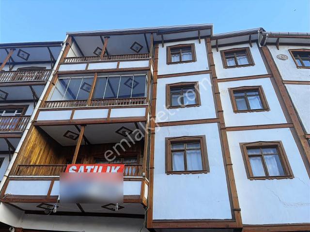 Çamlıdere Merkez'de Cumhuriyet Caddesi Üzeri Satılık 3+1 Daire