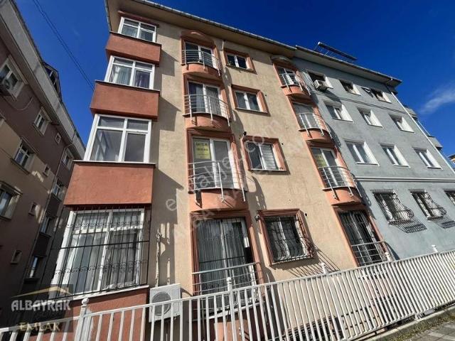 Çamlık Manzaralı Geniş 2+1 3.katta İkbal Cad.yakın Daire