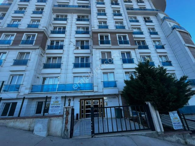 Çamlık Mahallesi'nde Havaalanına Yakın Satılık 1+1 Ara Kat Daire