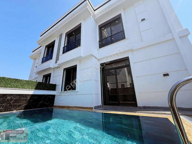 Çamlıkta Satılık Özel Havuzlu Modern Lüx Villa