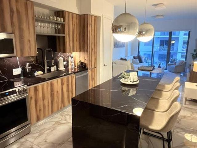AMLI MIDTOWN ROOM FOR RENT