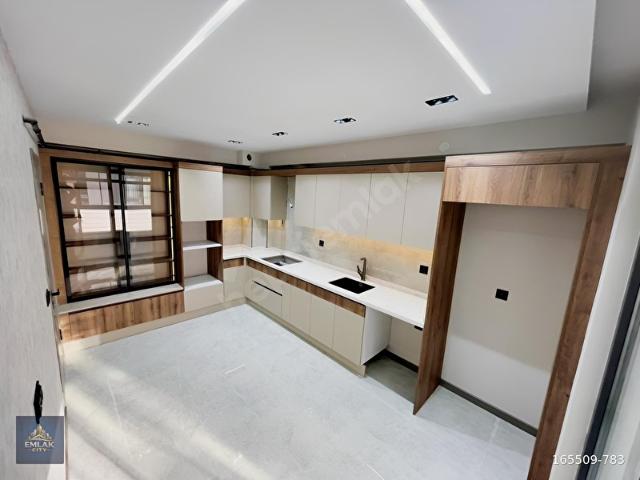 ÇAMLICA MAH BİRLİK CAD DİBİ ULTRA LÜKS SATILIK 3+1 DAİRE