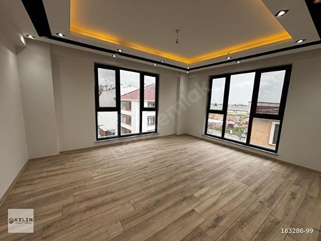 ÇAMLICA MAH.ULUSAL E.BULVARI TRNMAVY YANI SATILIK 3+1 LÜKS DAİRE