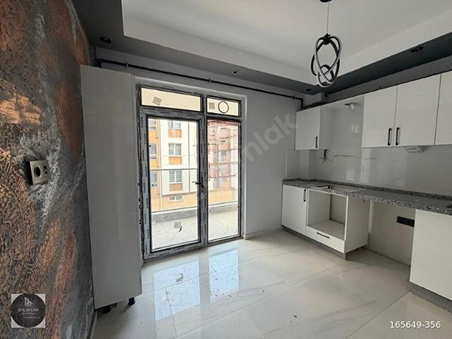 ÇAMLICA MH.TOMBAKZADE BLV.YAKINI AYRIK NİZAM 2+1 DAİRE BZ20