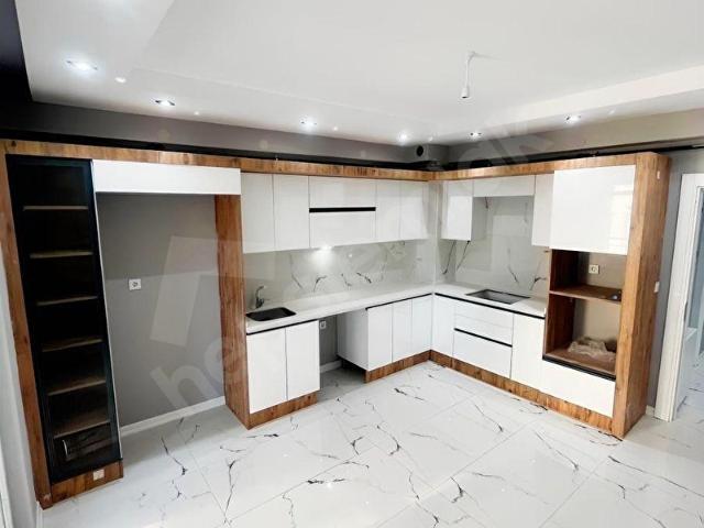 ÇAMLICA MH ULUSAL EGEMENLİK CD DİBİ LÜKS SATILIK 3+1 DAİRE