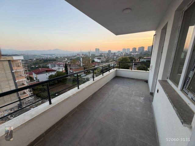 ÇAMLICADAN CADDE ÜZERİ SALON MUTFAK AYRI 2+1 KİRALIK