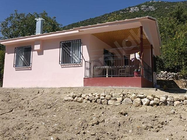 ÇAMLIYAYLA BAĞÇATAĞI MAHALLESİNDE YAYLALIK EVİMİZ SATILIKTIR