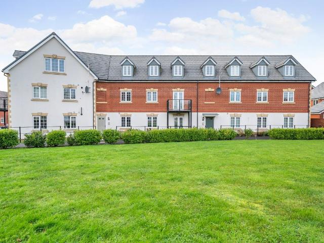 Ampthill Way, Faringdon, Oxfordshire SN7, 1 bed flat to rent, £1,200 pcm | PrimeLocation
