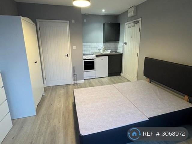 Ampthill Road, Flitwick, MK45 1 bed in a house share to rent £750 pcm £173 pw