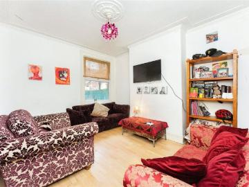 Ampthill Road, Liverpool, L17