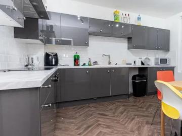Ampthill Road, Liverpool, L17 9QN, United Kingdom | 6 bed townhouse for rent #134705801 | Rentberry
