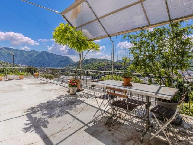 AMPIA E PITTORESCA CASA DI 7.5 LOCALI CON GIARDINO A VACALLO