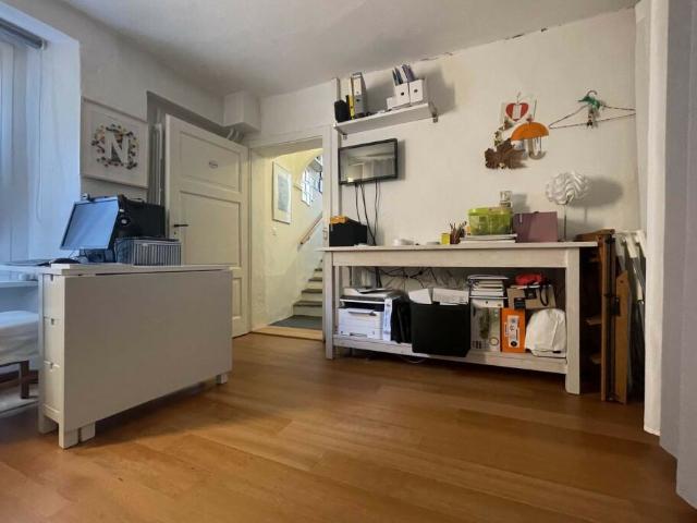 AMPIA E TIPICA CASA DI 5.5 LOCALI A RIVA SAN VITALE