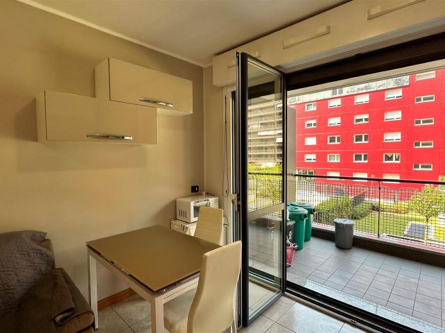 AMPIO 3 LOCALI ARREDATO CON TERRAZZO