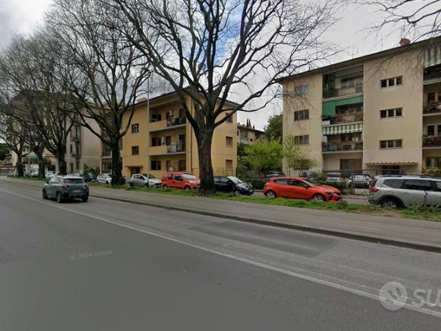 Ampio Trilocale con balcone a Firenze
