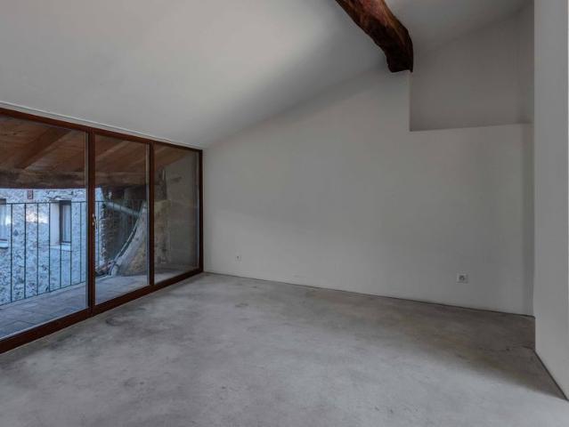 Ampio appartamento di 5.5 locali con balcone a Carona