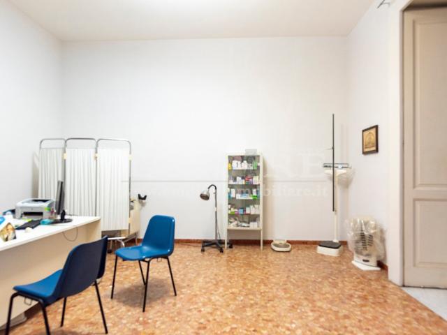 Ampio appartamento via Santa Teresa degli Scalzi