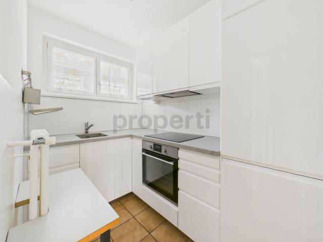 Ampio Balcone, Risalita con Ascensore, Bagno e Cucina Nuovi 2020 vicino al Lago e ai Servizi