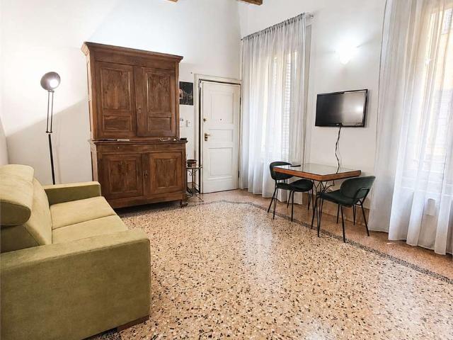 Ampio Bilocale arredato in locazione