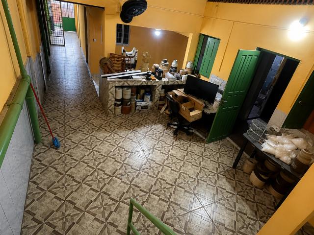 Ampla Casa no Japiim com 6 Quartos e 2 Vagas