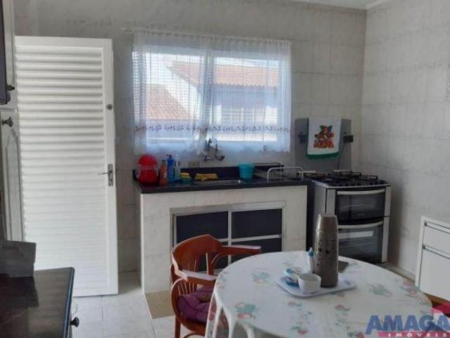 Ampla Casa à Venda em Jardim Nova Esperança