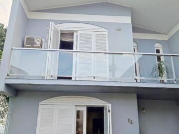 AMPLA CASA A VENDA NO BAIRRO JUVENTUDE EM BENTO GONÇALVES!