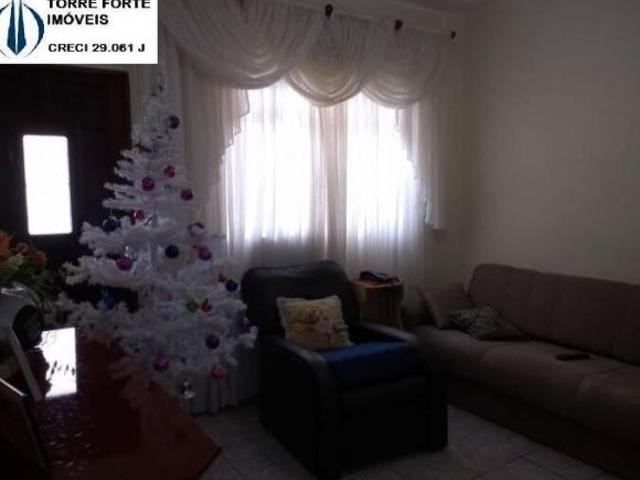 Ampla casa com 2 dormitórios no Jardim Estela