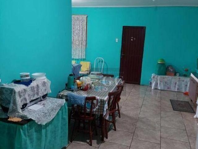Ampla casa com amplo terreno