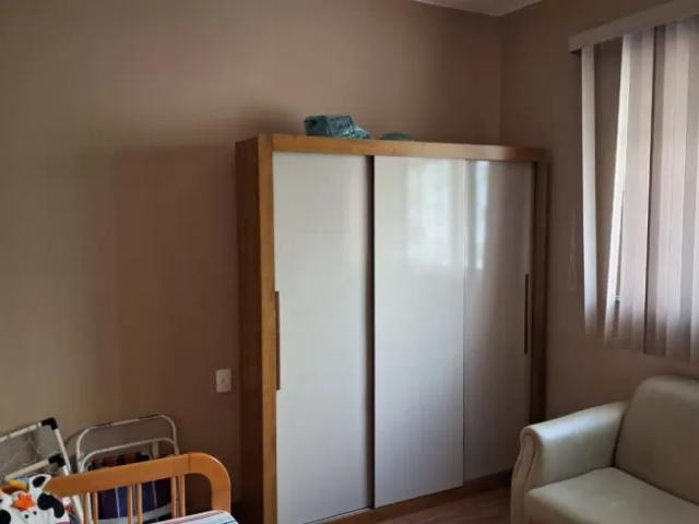 Ampla casa Duplex com 5 quartos, IPTU ISENTO, vaga para 2 carros, churrasq, perto de comércio, Tauá