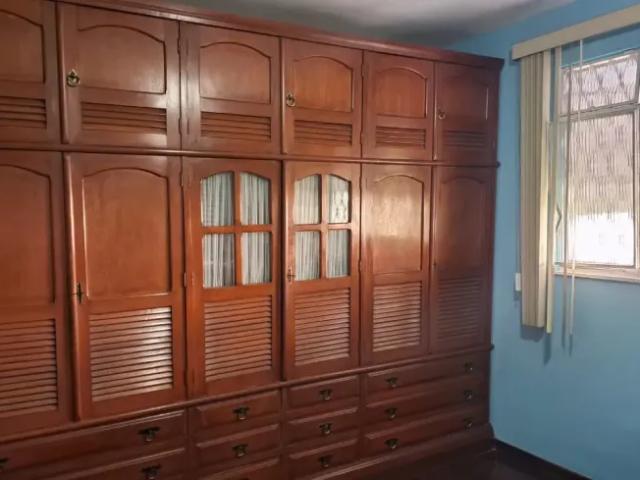 Ampla casa Duplex com 5 quartos, IPTU ISENTO, vaga para 2 carros, churrasq, perto de comércio, Tauá