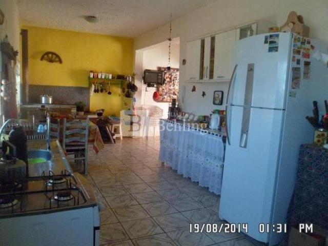 AMPLA CASA DE MORADIA EM BAIRRO DE CANELA
