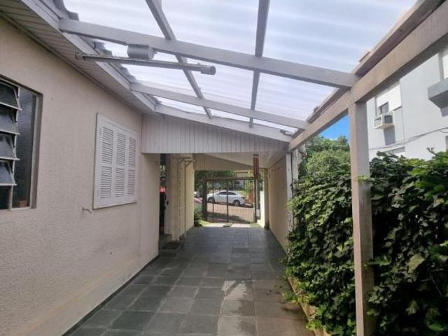 Ampla casa de 4 dormitórios no centro de Santa Cruz do Sul
