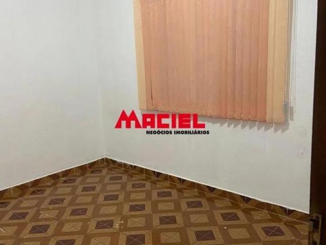 AMPLA CASA EM BAIRRO BEM SITUADO EM TAUBATE TERRENO DE 300 M² SOMENTE VENDA A VISTA