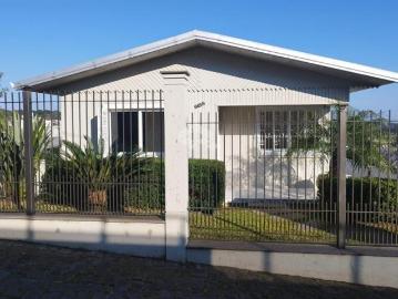 Ampla casa próximo a Praça da Ermida!