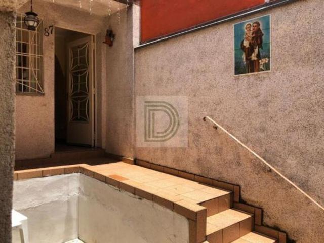Ampla casa térrea com 150 m² bem distribuída em 3 dormitórios