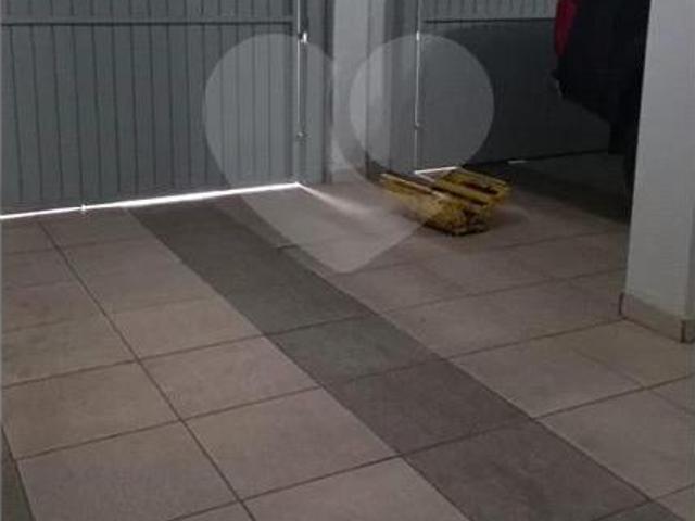 AMPLA CASA 3 QUARTOS 3 VAGAS EDÍCULA COM CHURRASQUEIRA NO UBERABA