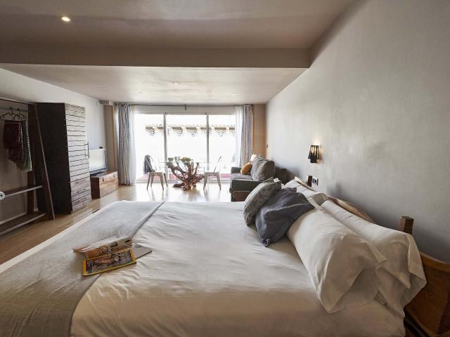Ample 1213 · Confy attic large terrace in centre