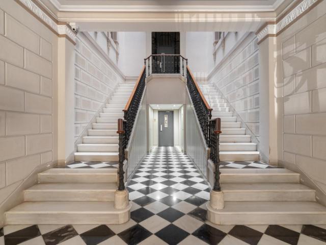 Ample double bedroom in Dreta de l'Eixample