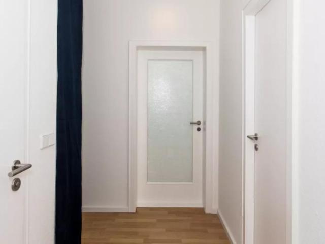 Ample double bedroom in residential Adlershof