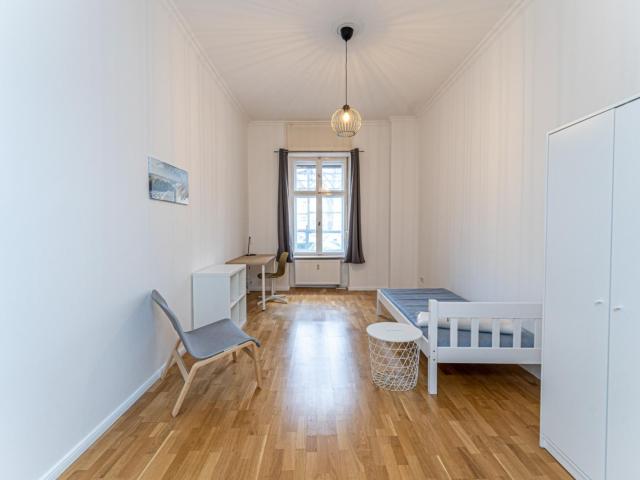 Ample single bedroom in Prenzlauer Berg