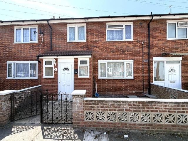 Ampleforth Road, London SE2, 3 bed property to rent, £2,300 pcm | PrimeLocation