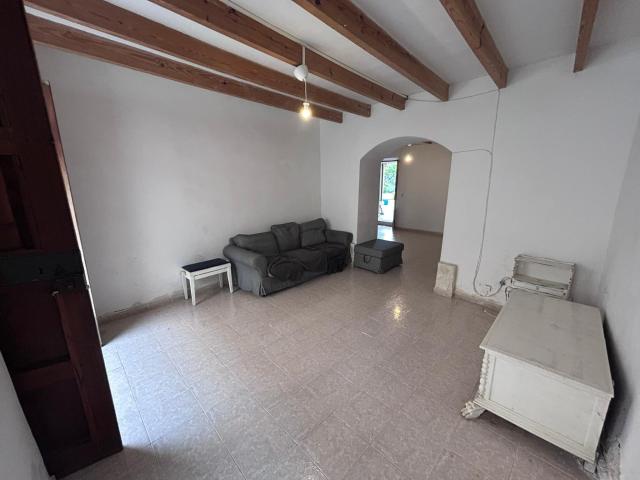 Amplio casa de pueblo con jardín privado en Alaró – 3 habitaciones y 125 m2